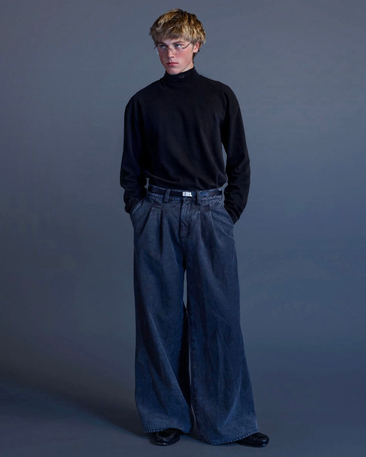 MOCK NECK ERL SCRIPT LONG SLEEVE TEE