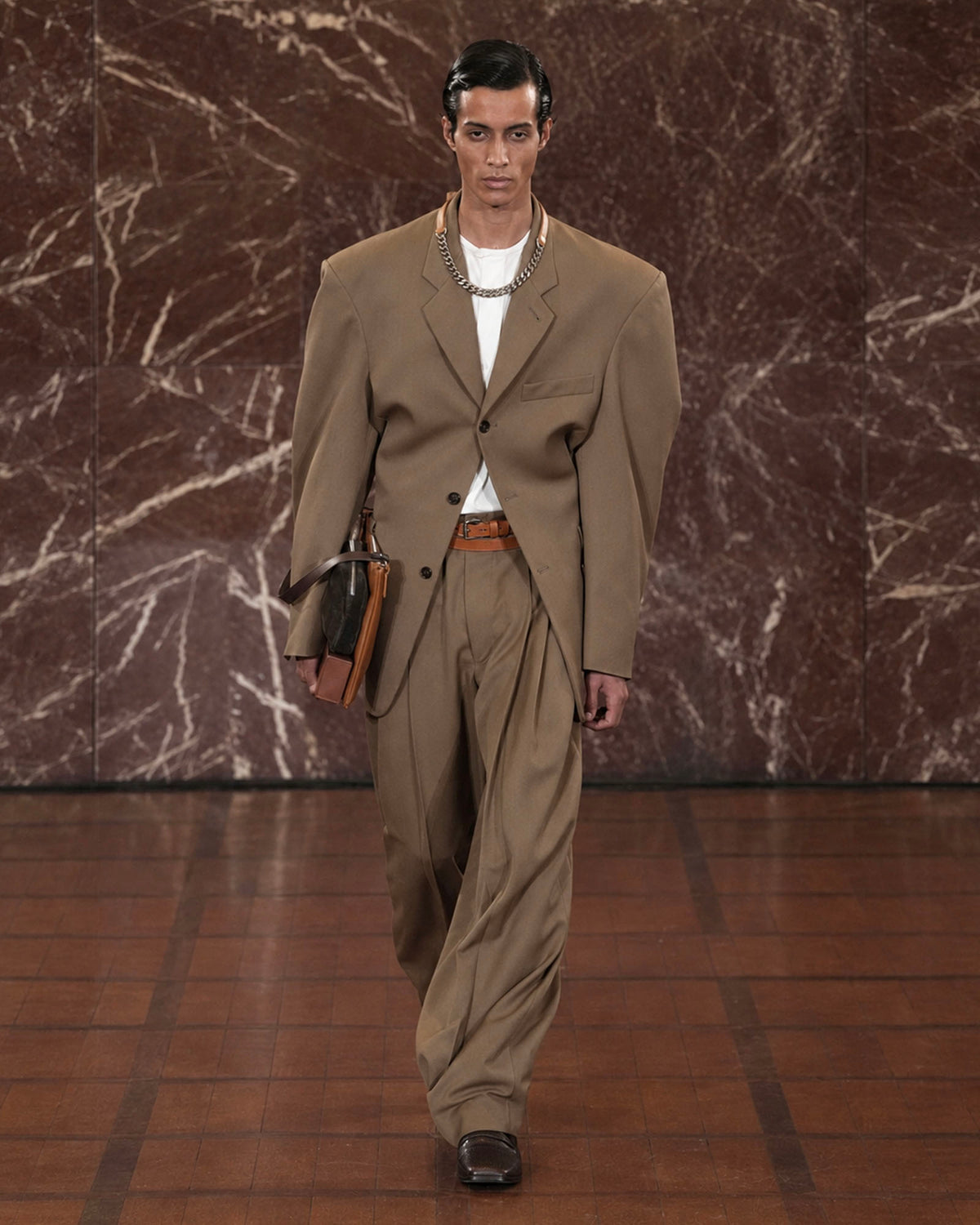 PLEATED TAPERED PANTS