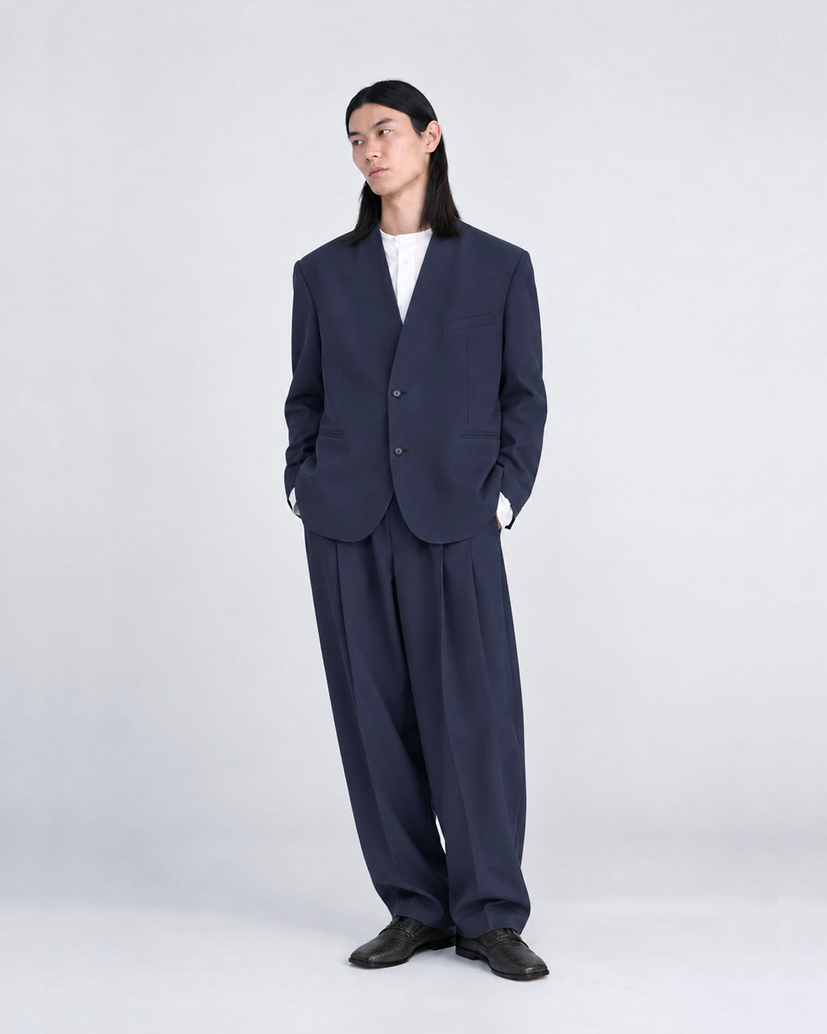 PLEATED TAPERED PANTS