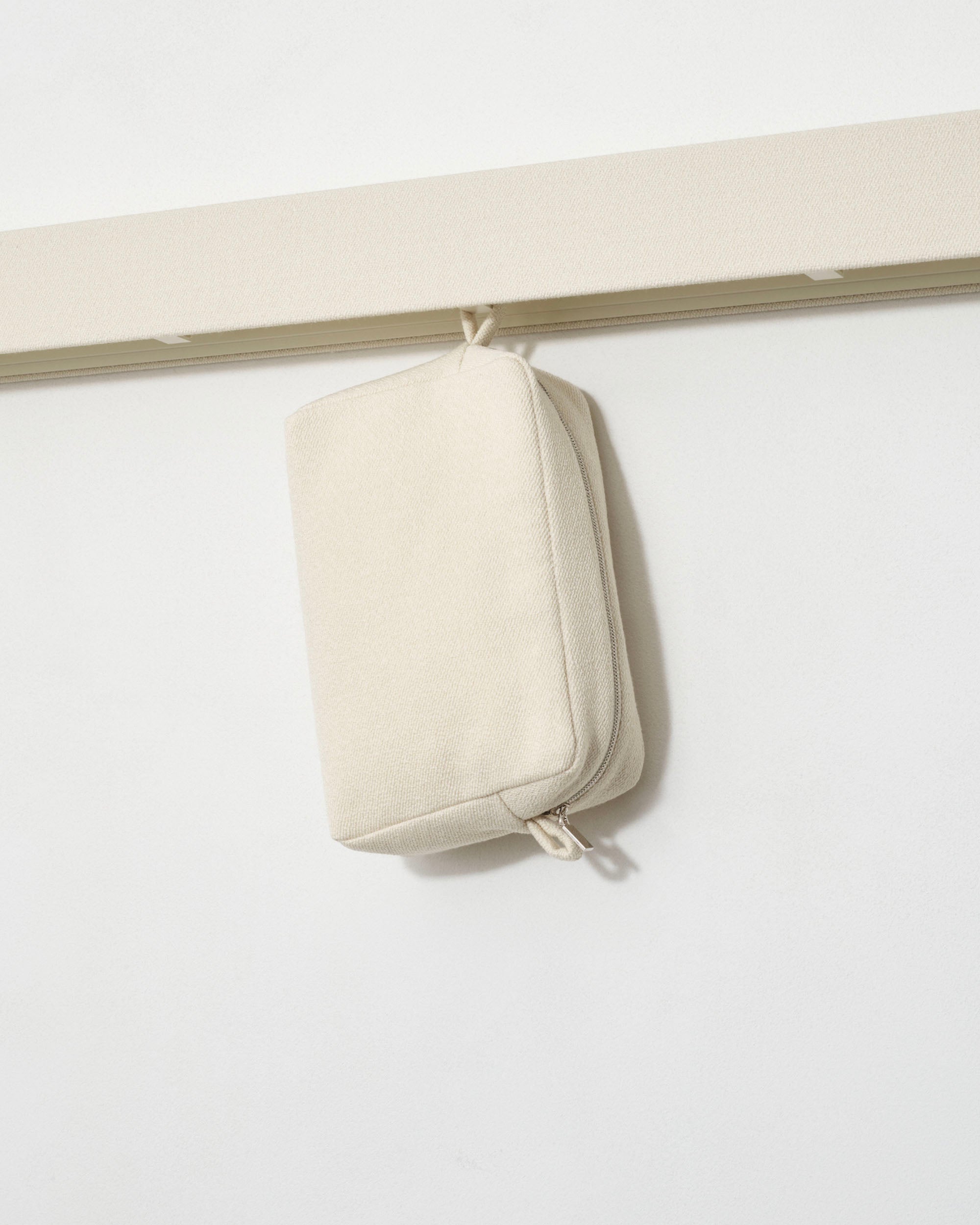 Kvadrat Raf Simons ポーチ Vidar Kvadrat/Raf Simons VIDAR TOILETRY BAG – JANASTRA