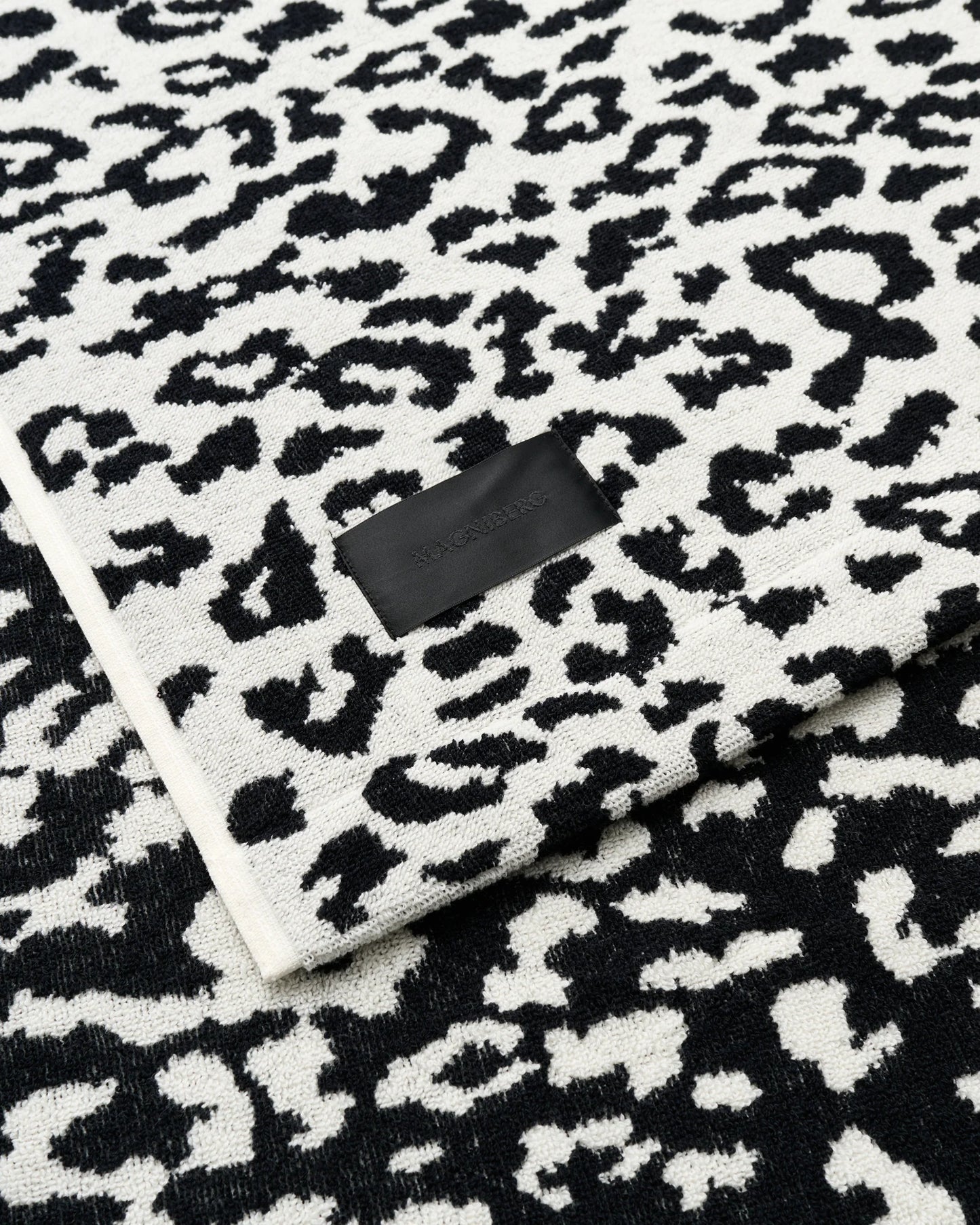 WILD BATH TOWEL