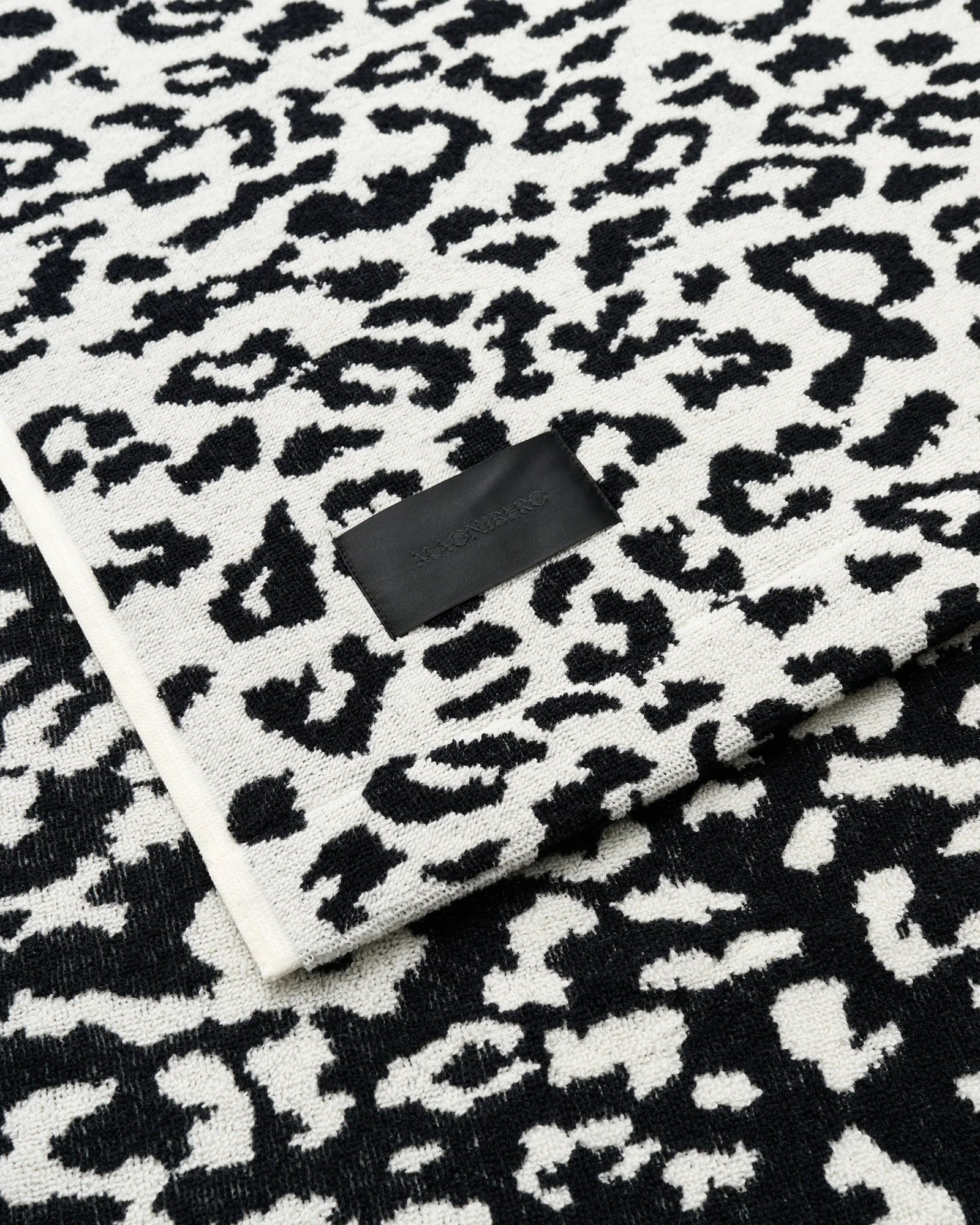 WILD BATH TOWEL