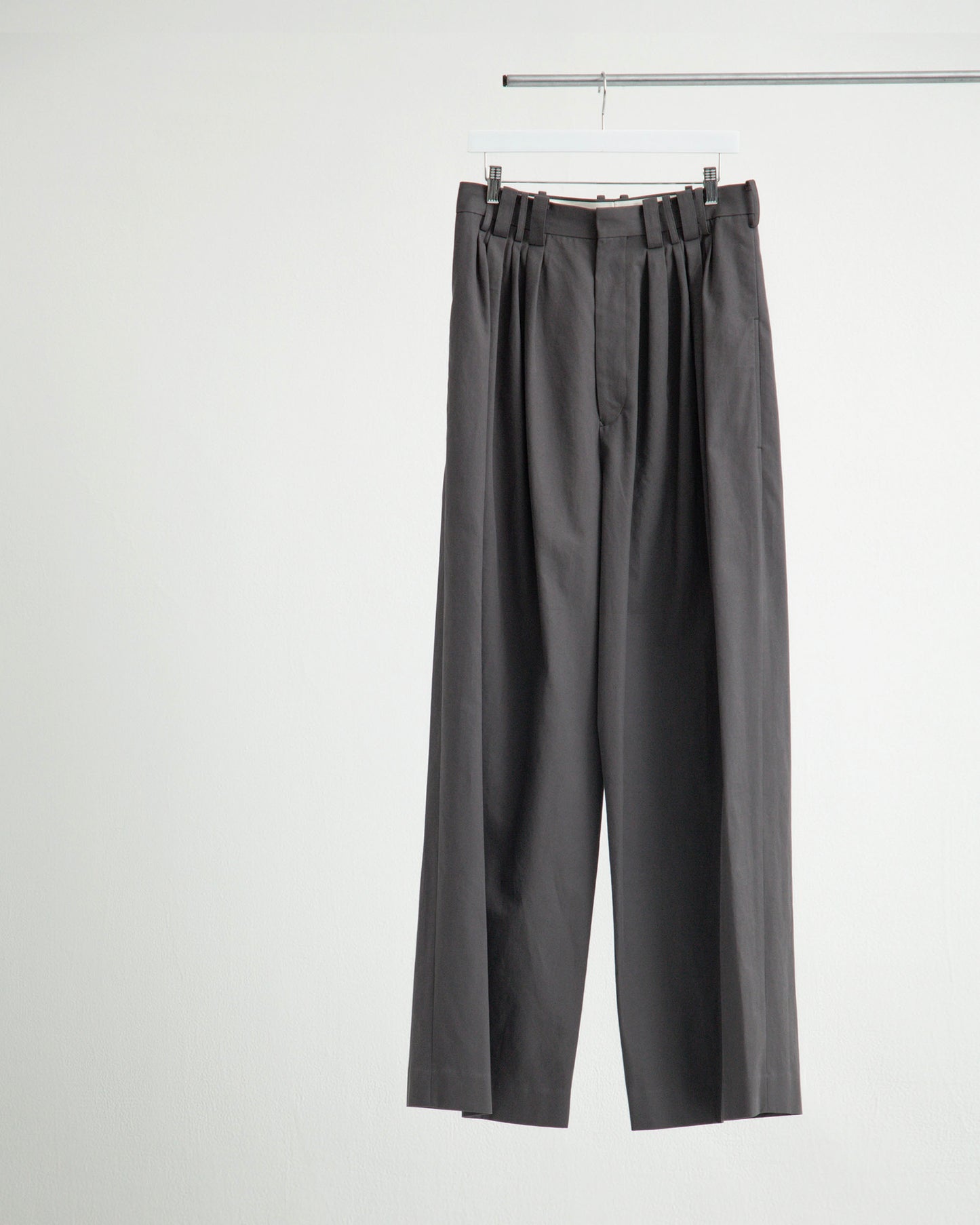 EIGHT TUCK HIGH WEST TROUSERS / COTTON
