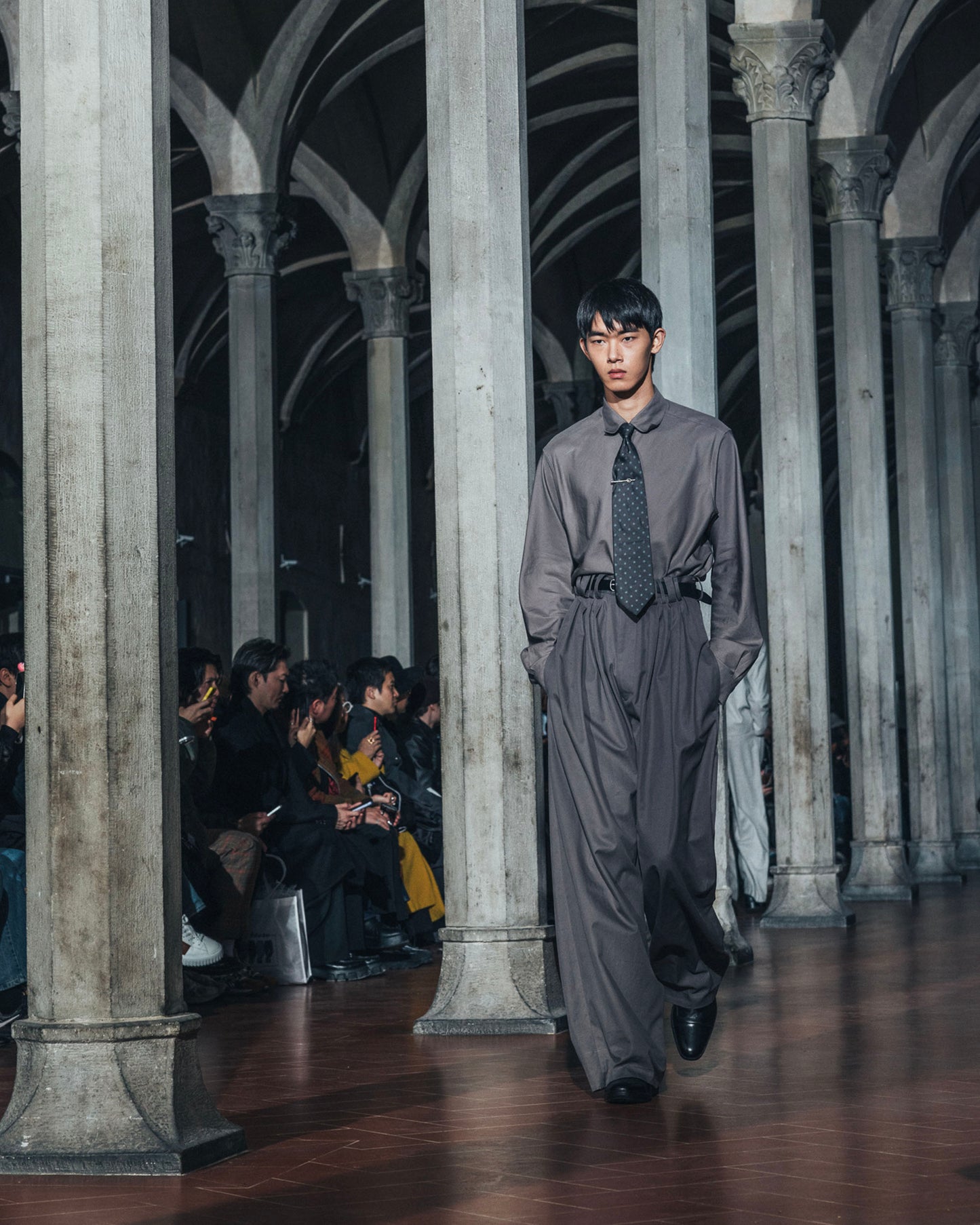 EIGHT TUCK HIGH WEST TROUSERS / COTTON