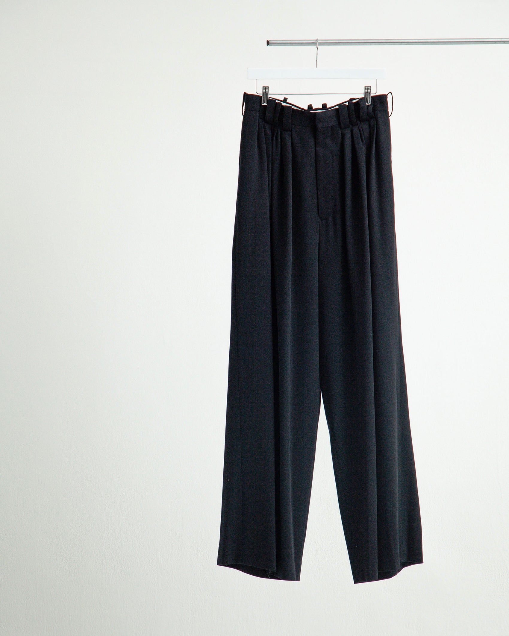 EIGHT TUCK HIGH WEST TROUSERS / WOOL