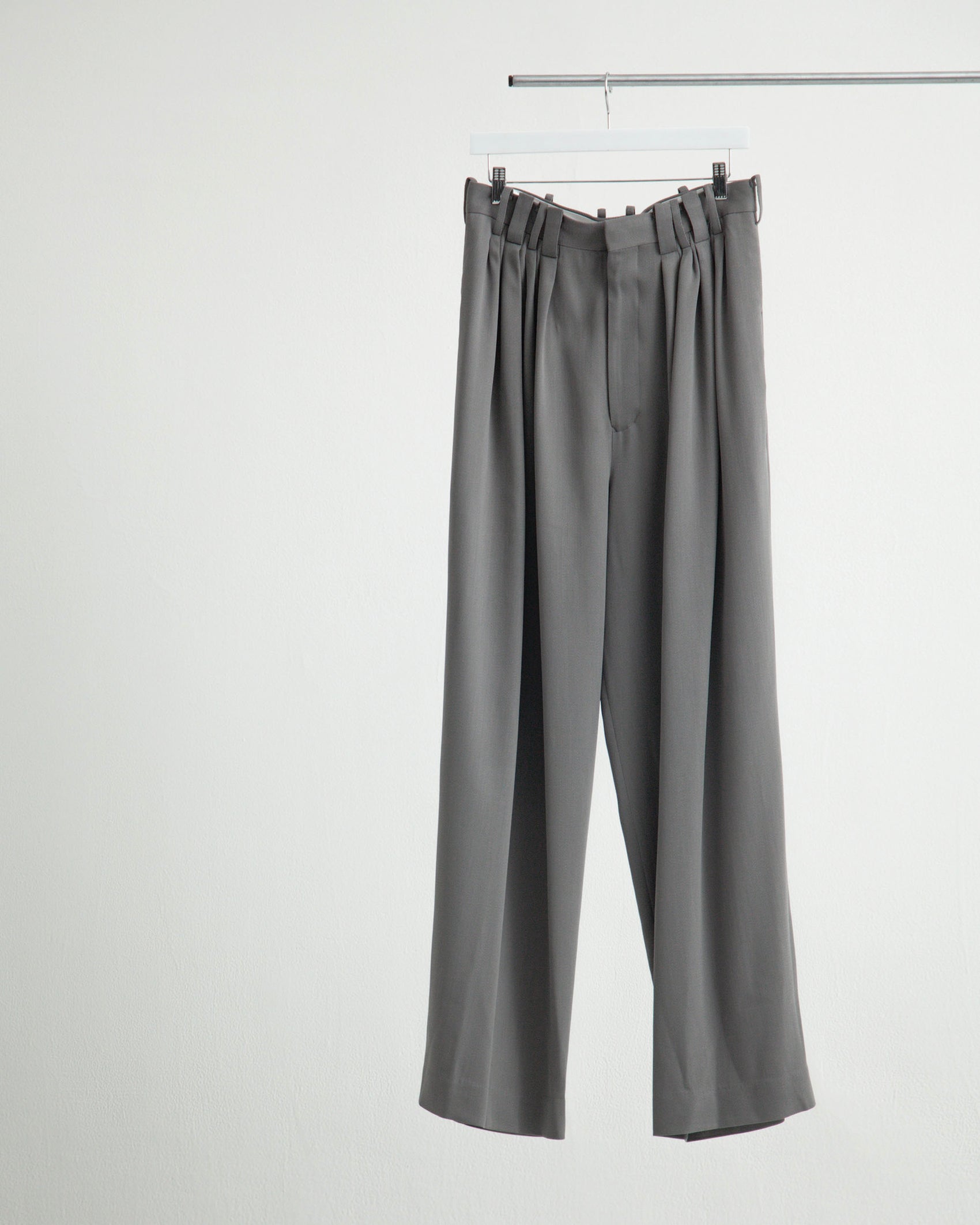 EIGHT TUCK HIGH WEST TROUSERS / WOOL