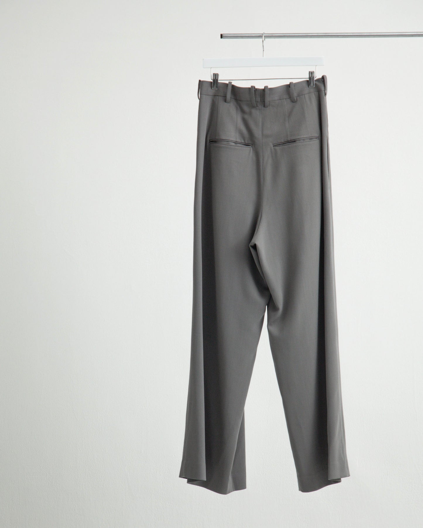 EIGHT TUCK HIGH-WAIST TROUSERS / WOOL