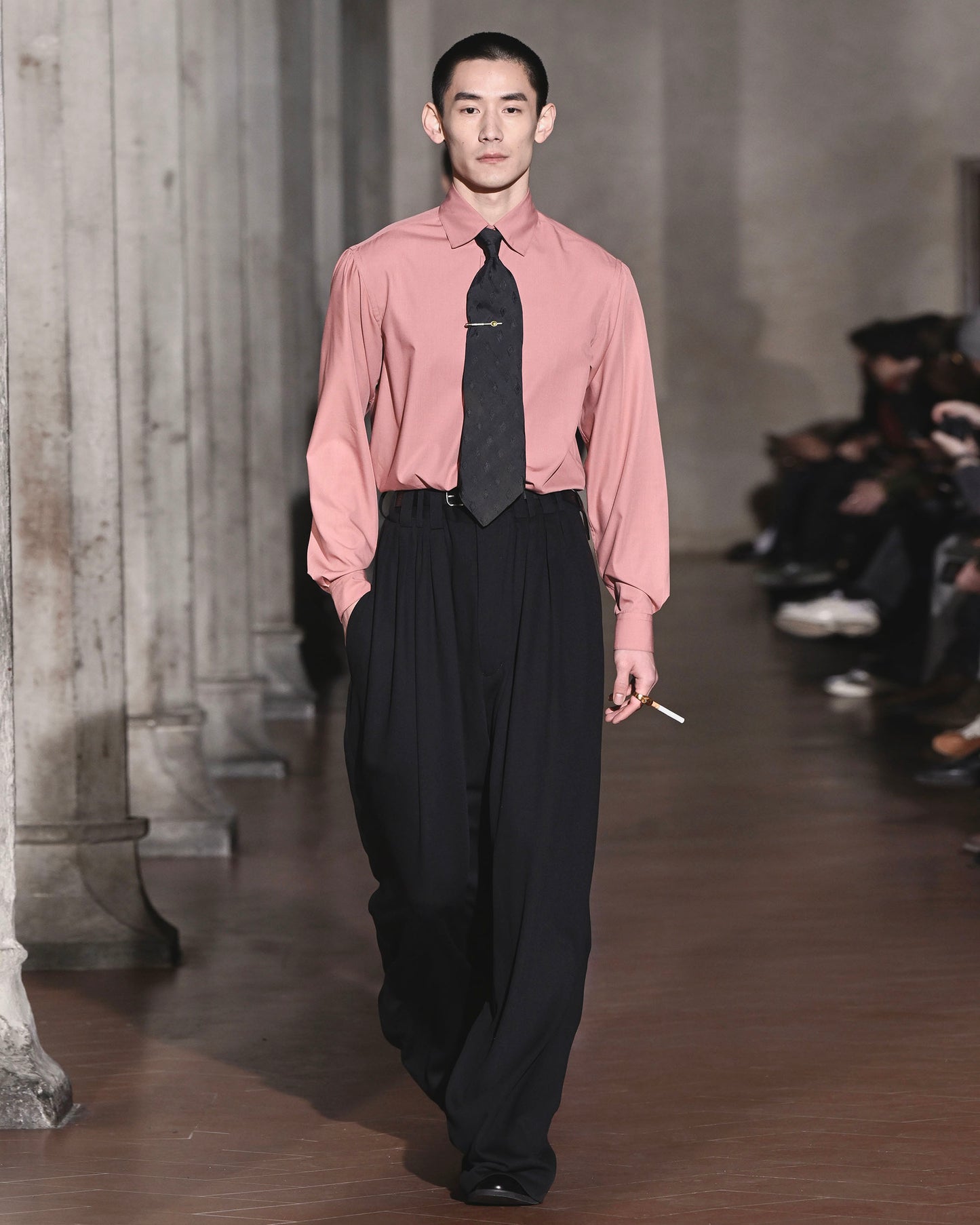 EIGHT TUCK HIGH-WAIST TROUSERS / WOOL