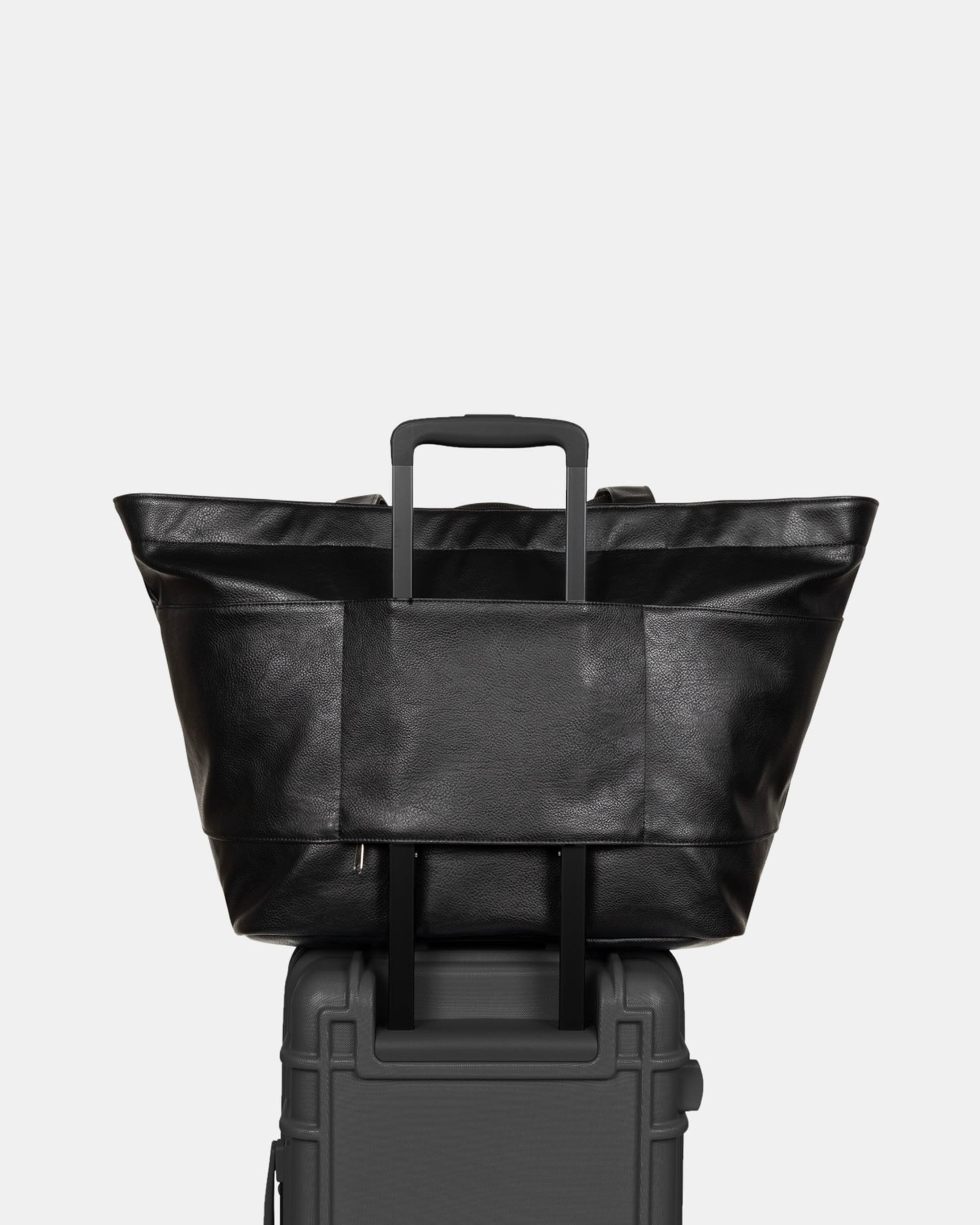 EGON TOTE L